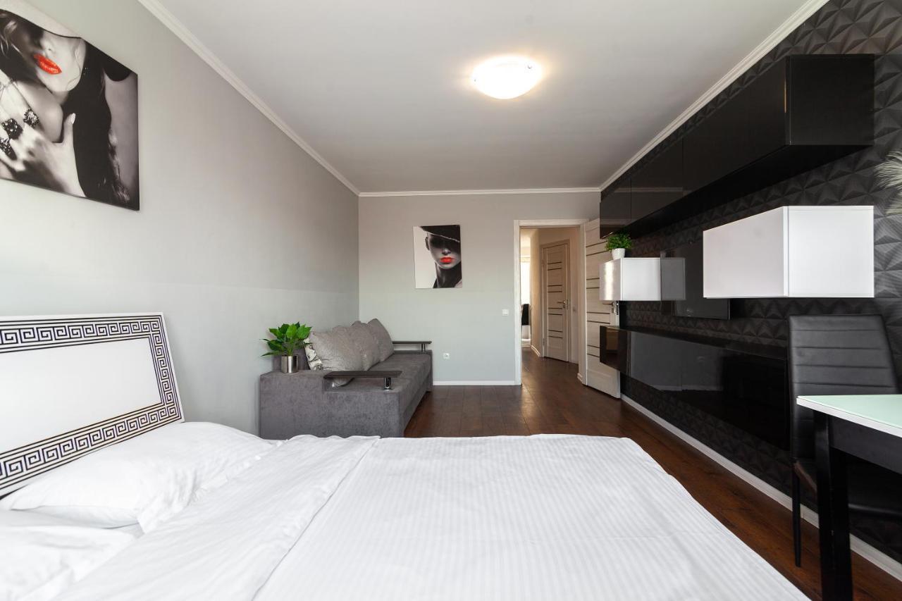 Leogrand Apartments On Svobody إلفيف المظهر الخارجي الصورة